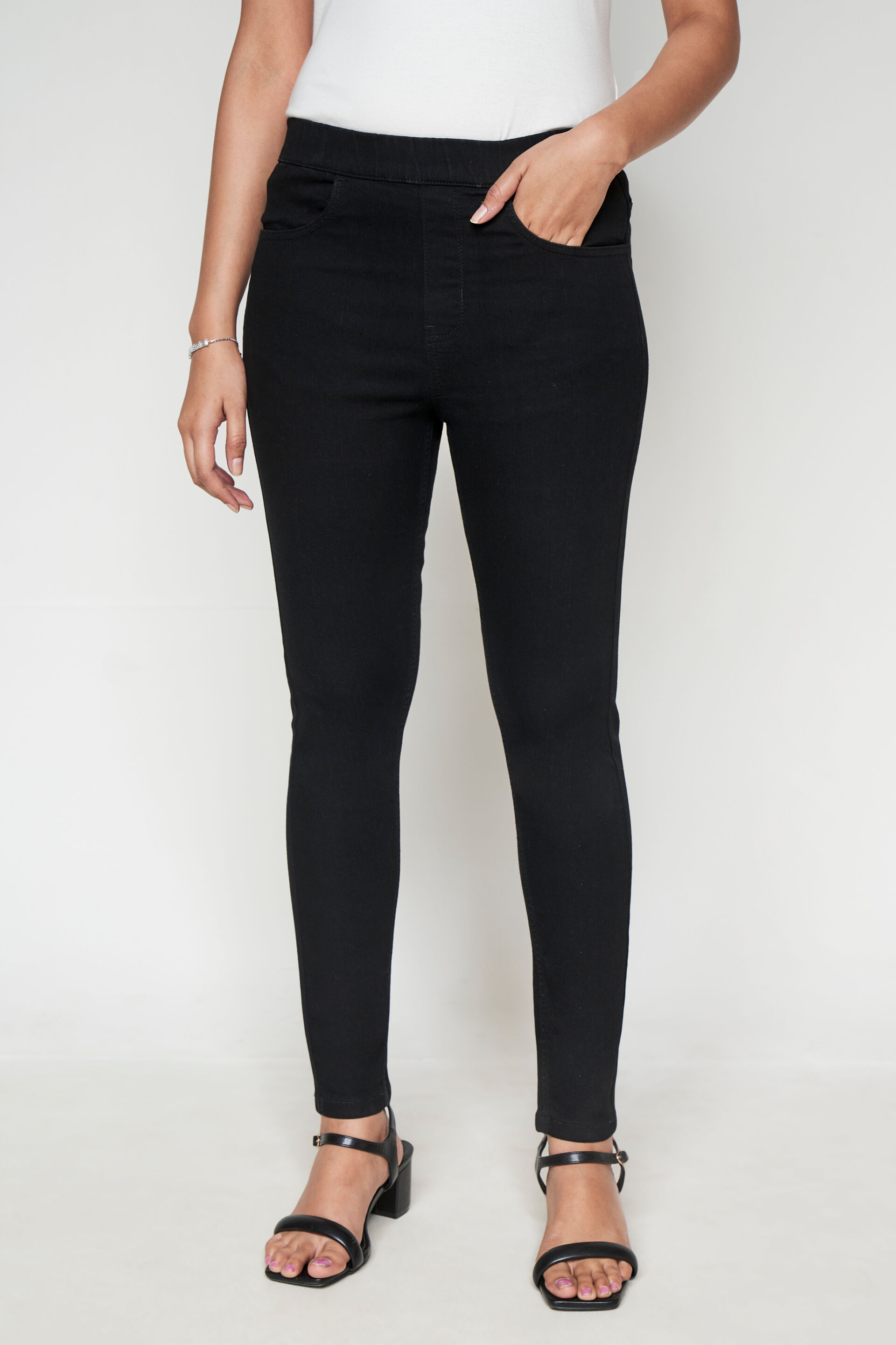 Black top skinny jeggings
